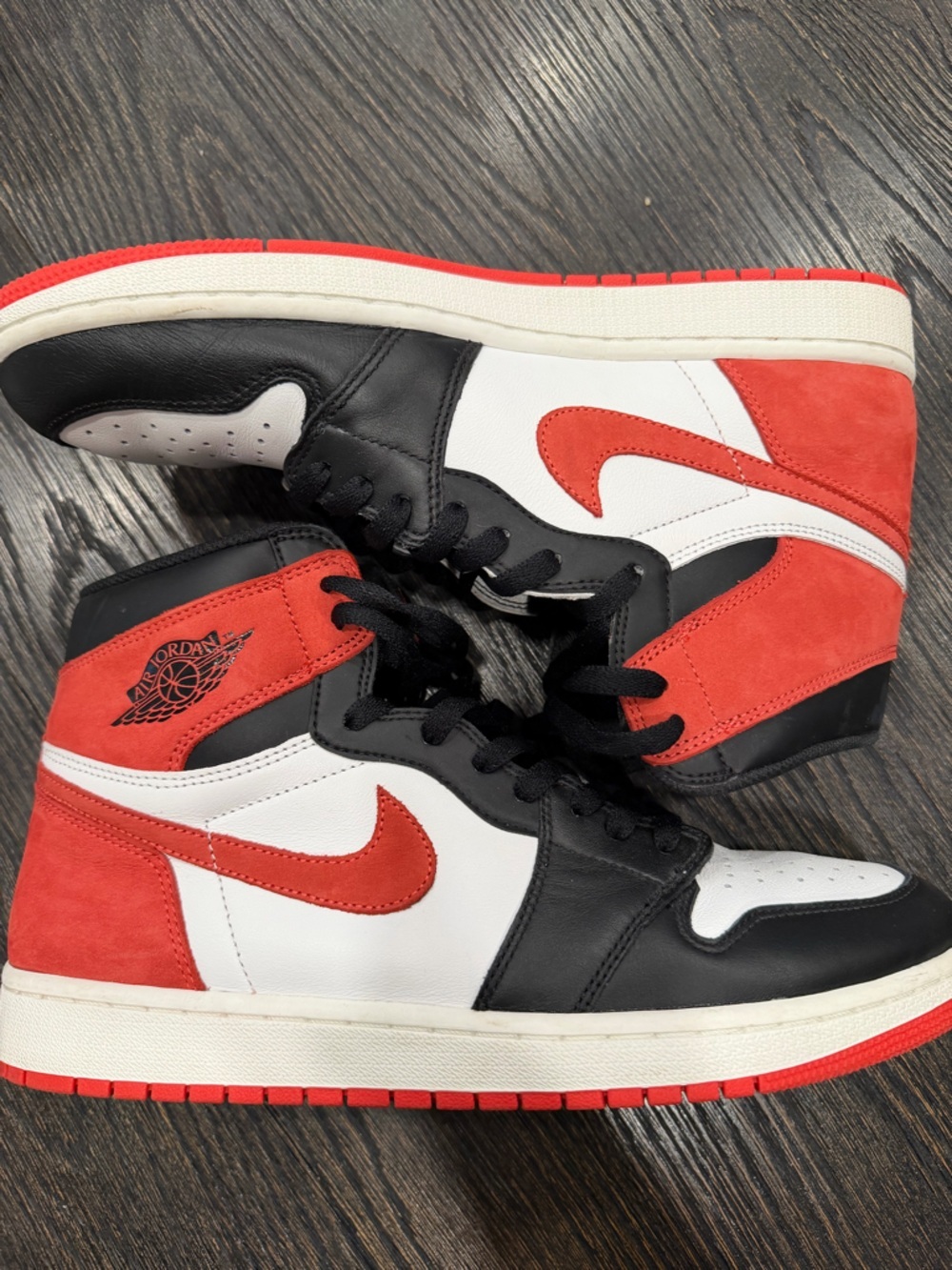 Air jordan 1 retro high track red 2018 - men’s size 12